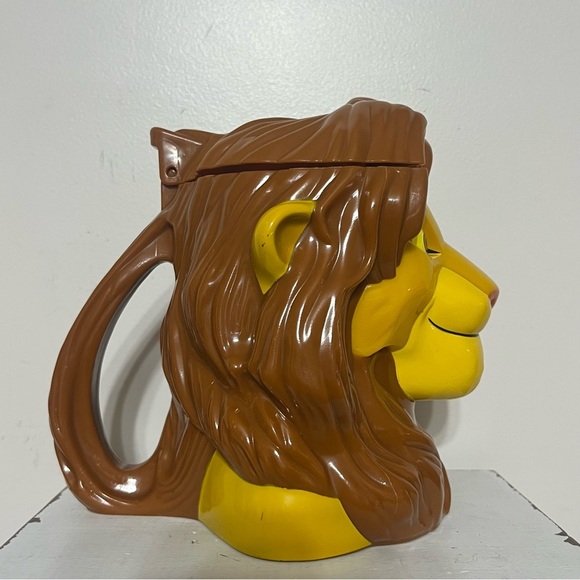 Disney on Ice The Lion King Simba Flip Lid Plastic Mug Cup 20.5 oz - Picture 2 of 10